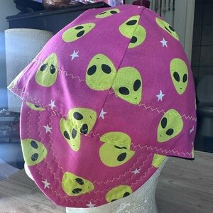 Welding cap with alien